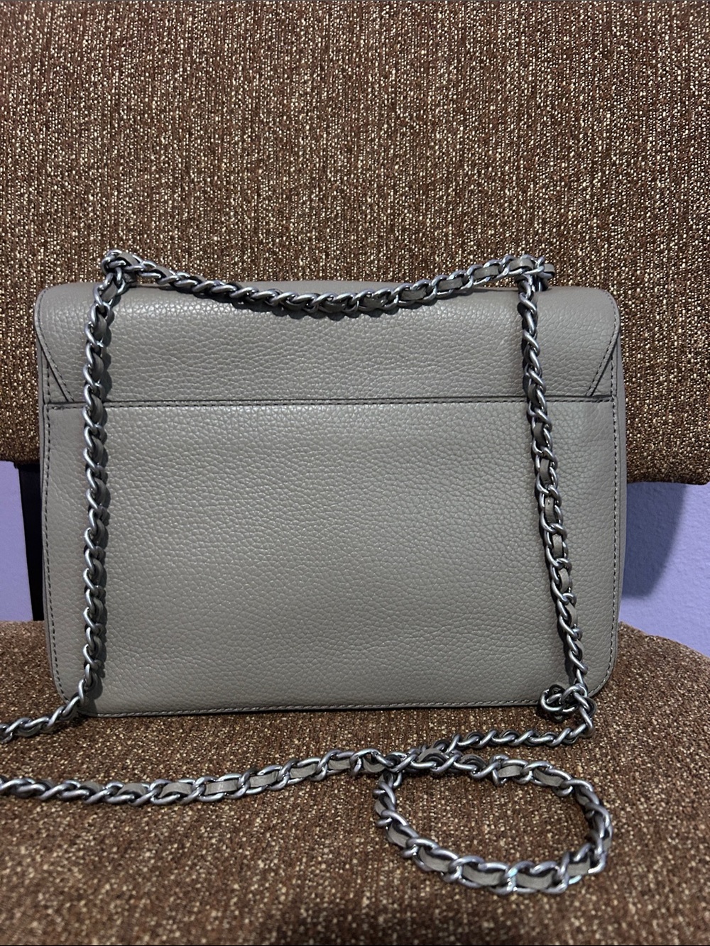 Tory Burch Light Gray Pebbled Leather Chain Shoulder Bag - Picture 2 of 3